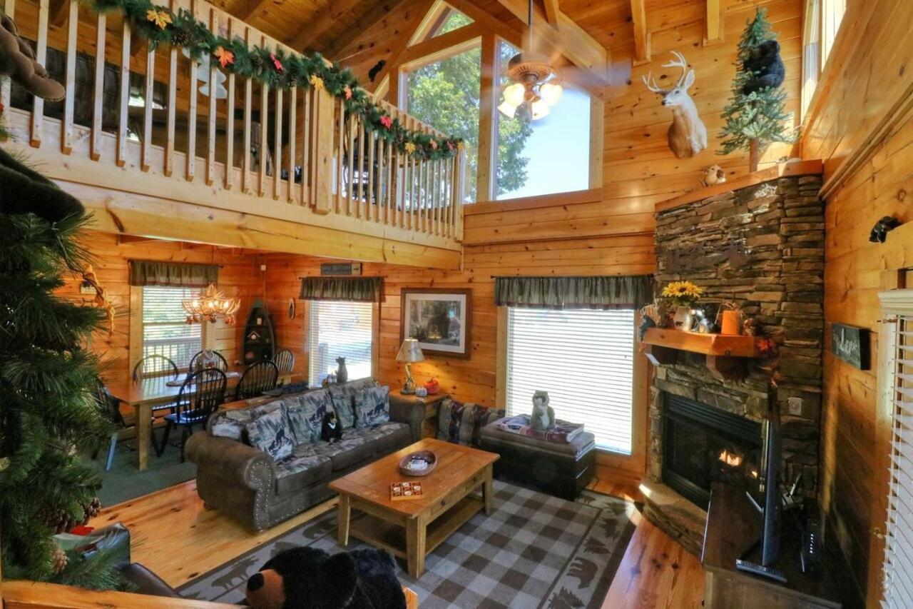 Villa A Stone'S Throw Cabin à Pigeon Forge Extérieur photo