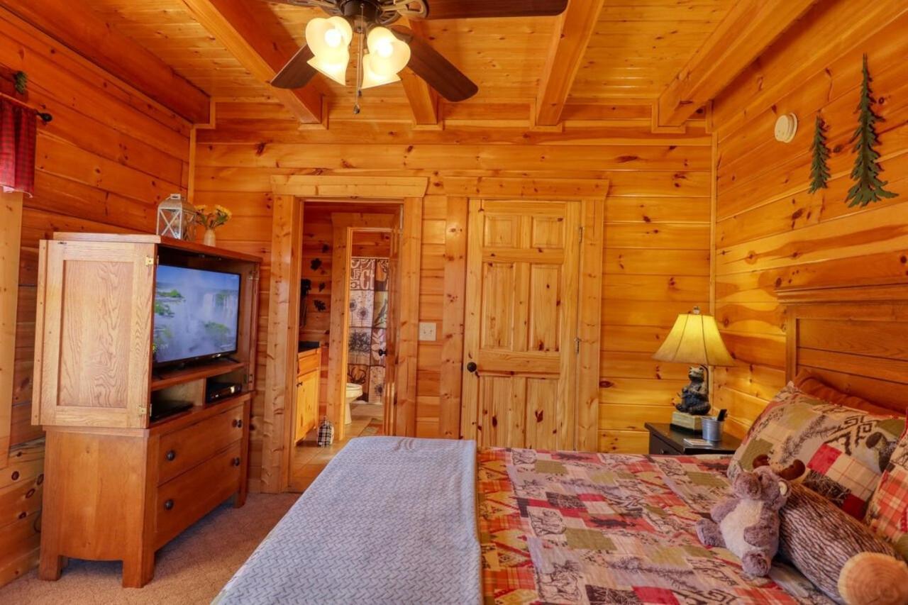 Villa A Stone'S Throw Cabin à Pigeon Forge Extérieur photo